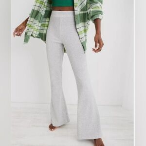 Aerie Groove On Ribbed Velour Flared Sweat Pants. Heather Gray. Size Medium.